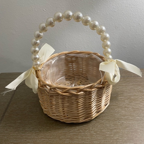 Wicker Flower Girl Basket with Pearl Handle and Bows - Picture 3 of 5